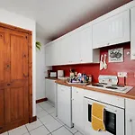 4 Bed In Port Mulgrave Oc-wa302 Holiday home