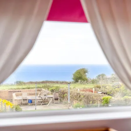 4 Bed In Port Mulgrave Oc-wa302 *