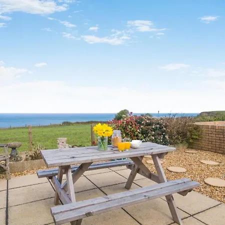 4 Bed In Port Mulgrave Oc-wa302