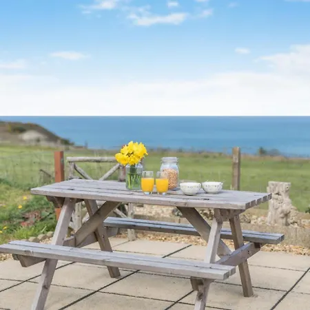 4 Bed In Port Mulgrave Oc-wa302